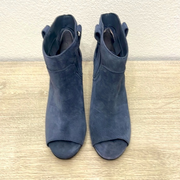 NWT Vince Camuto Peep Toe - Picture 2 of 7